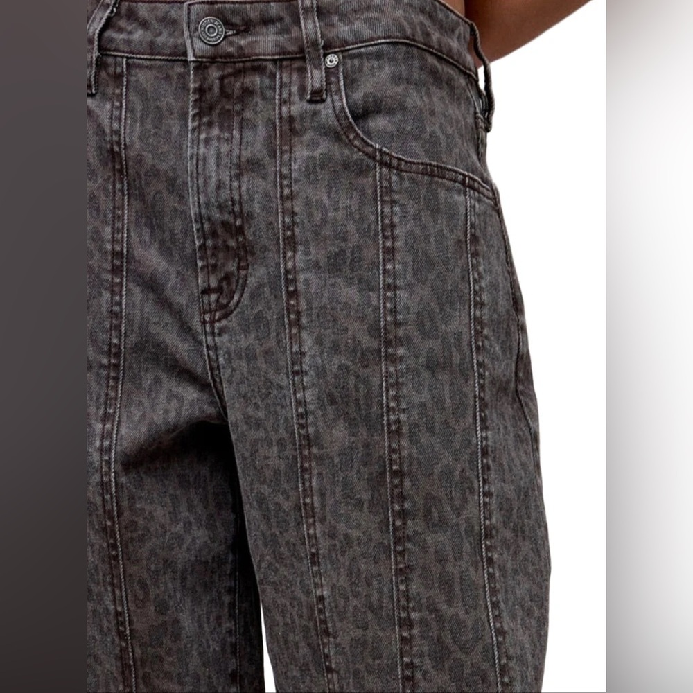 Sammie Brown Cheetah Seamed Barrel Jean - Picture 4 of 4